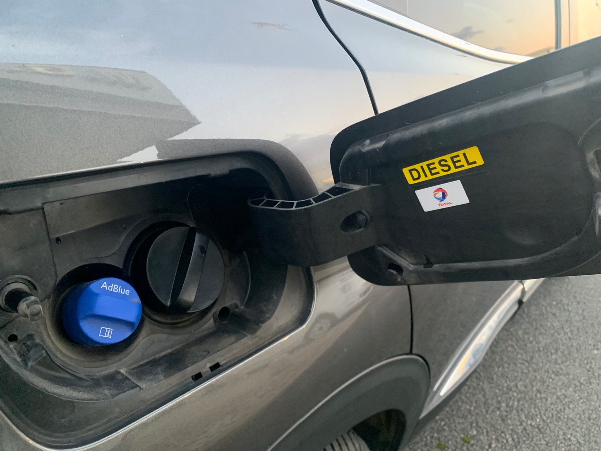 Peugeot 3008 130 | GT LINE | Mirror Screen | Pack City 1 | Full LED Technology | Phares Adaptatifs