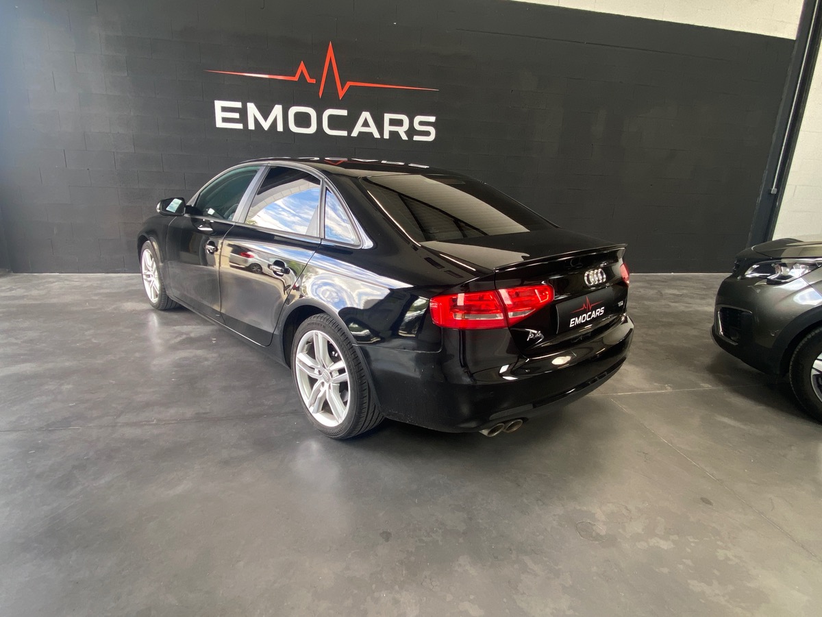 Audi A4 IV (2) 2.0 TDI 120 AMBIENTE