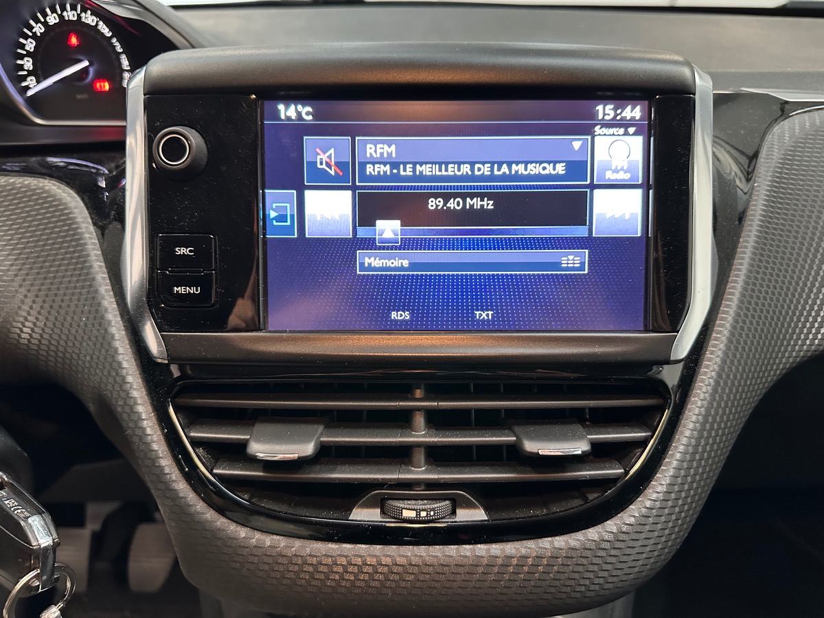 Peugeot 208 1.2 PURETECH 82cv STYLE 5P