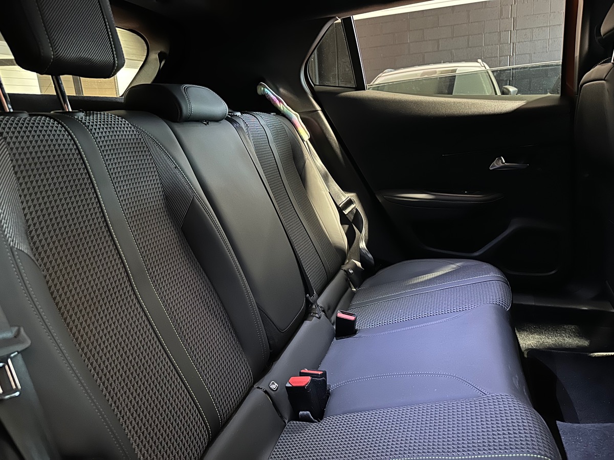 Peugeot 2008 GT LINE 1ERE MAIN