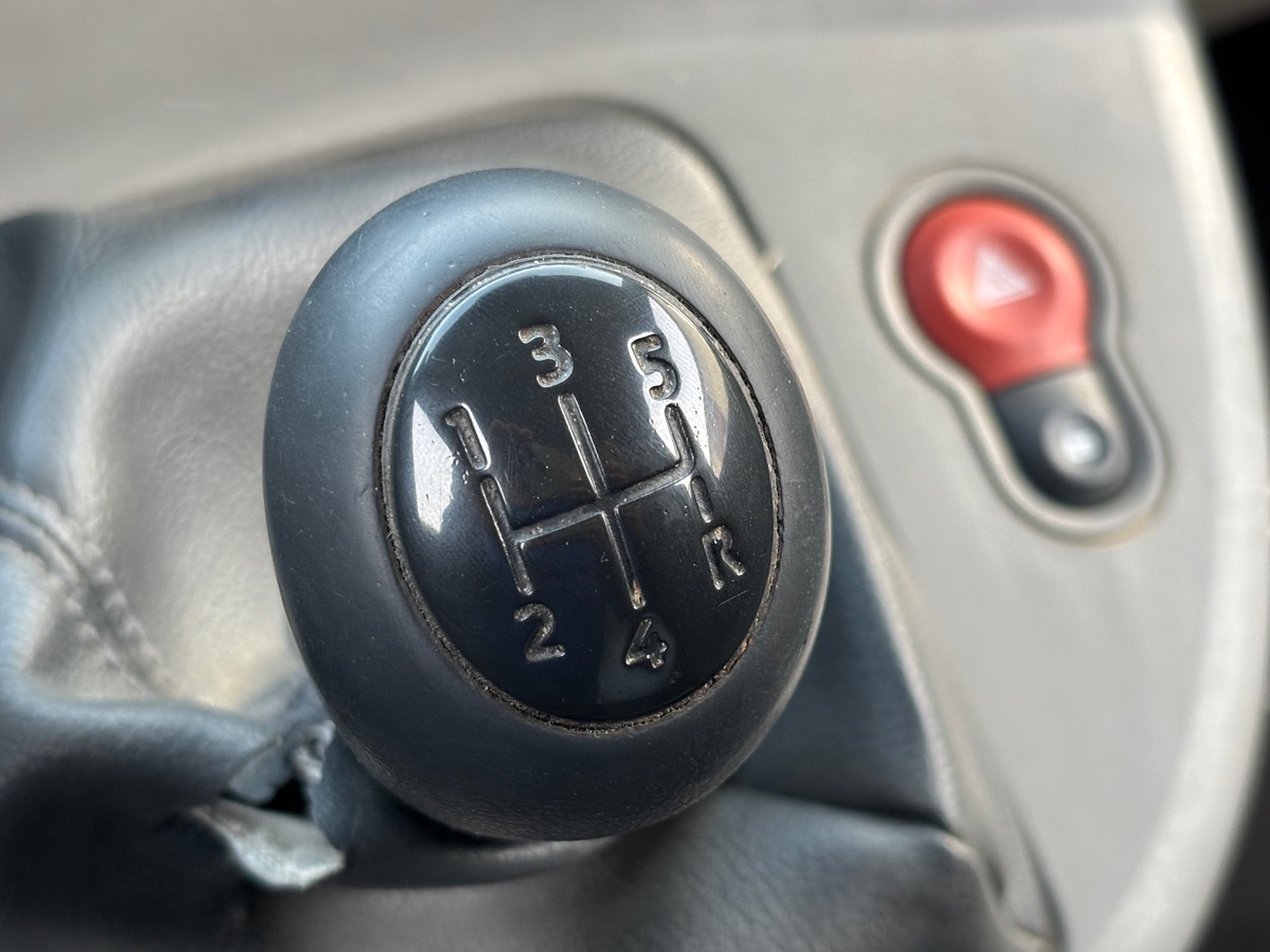 RENAULT Kangoo II Express phase 1 BVM5 / Trappe de toit