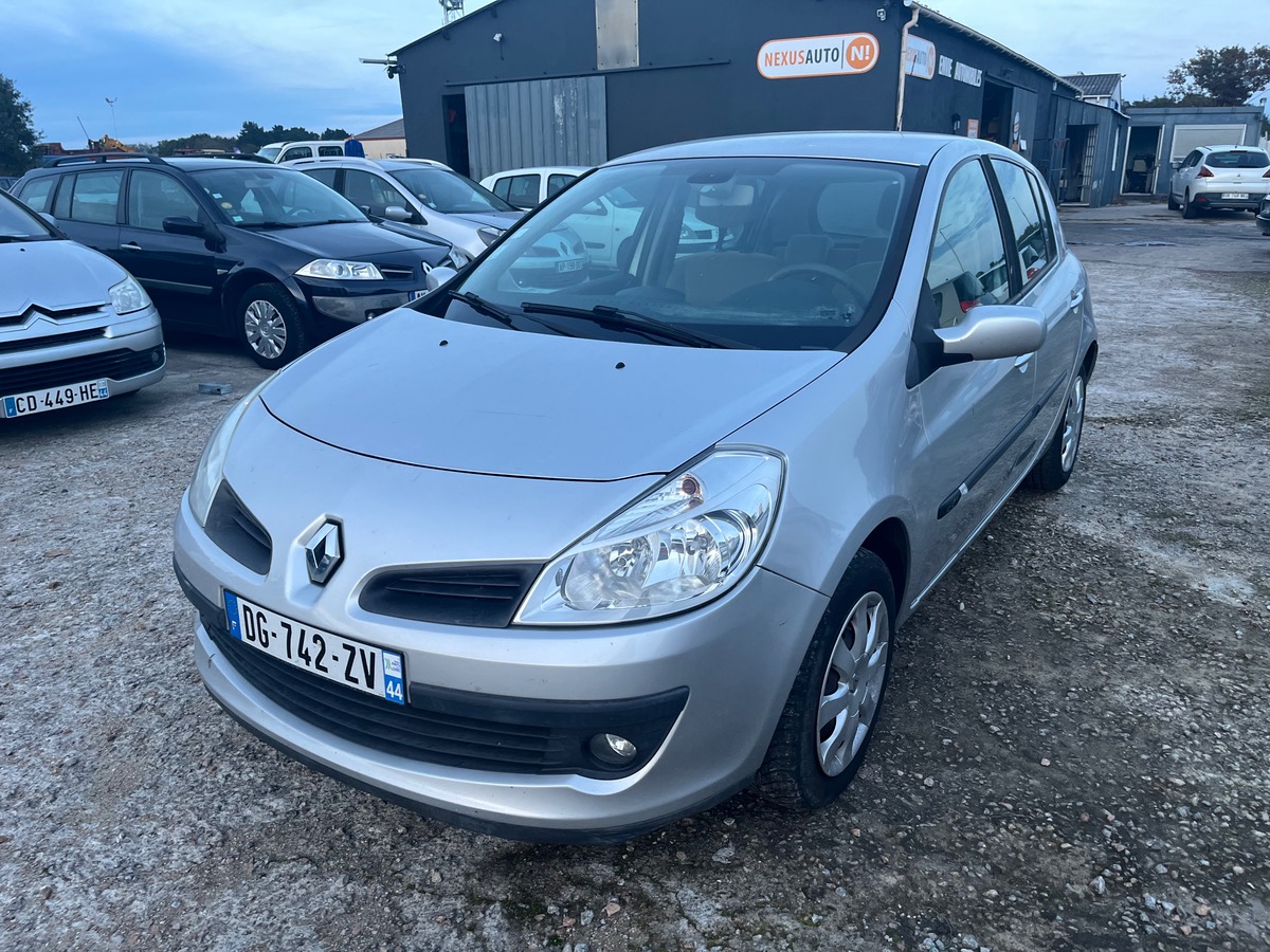 RENAULT Clio 1.5 dci 85 CH