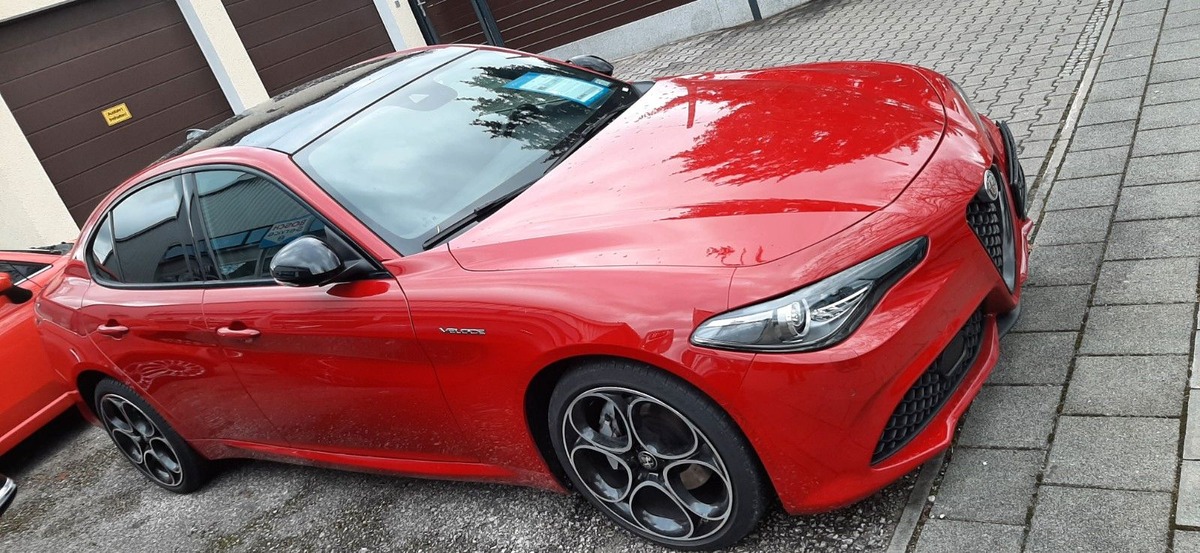 Alfa Romeo Giulia 2.0 TB 280ch Veloce Q4 AT8 MY22 / toit ouvrant / Harman Kardon