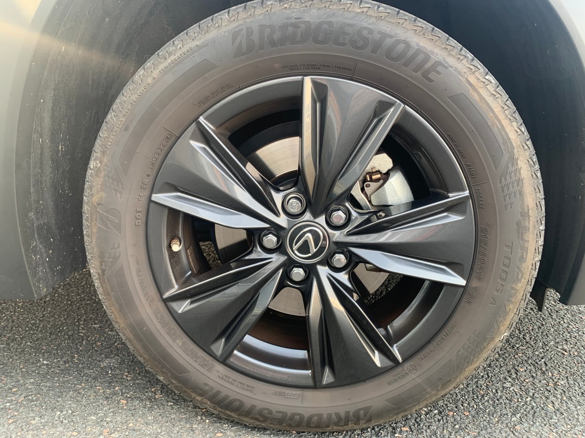 Lexus UX 250 | 185 ch | Luxe Techno | Contrôle angles morts | Caméra recul | Hayon électrique