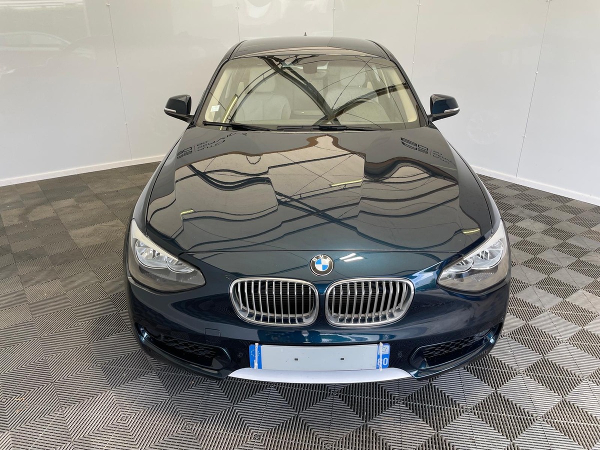 Bmw Série 1 116 i 136 cv URBAN   PREMIERE MAIN