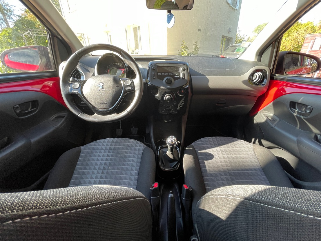 Peugeot 108 1.0 vti 72 ch version STYLE - 1 er main et Historique Complet