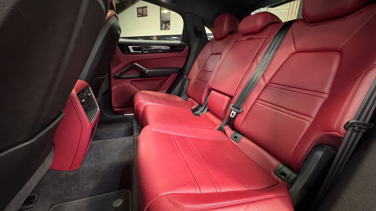 Porsche Cayenne Coupé 3.0 E-HYBRID 462 / CHRONO / SIEGES CHAUFFANTS