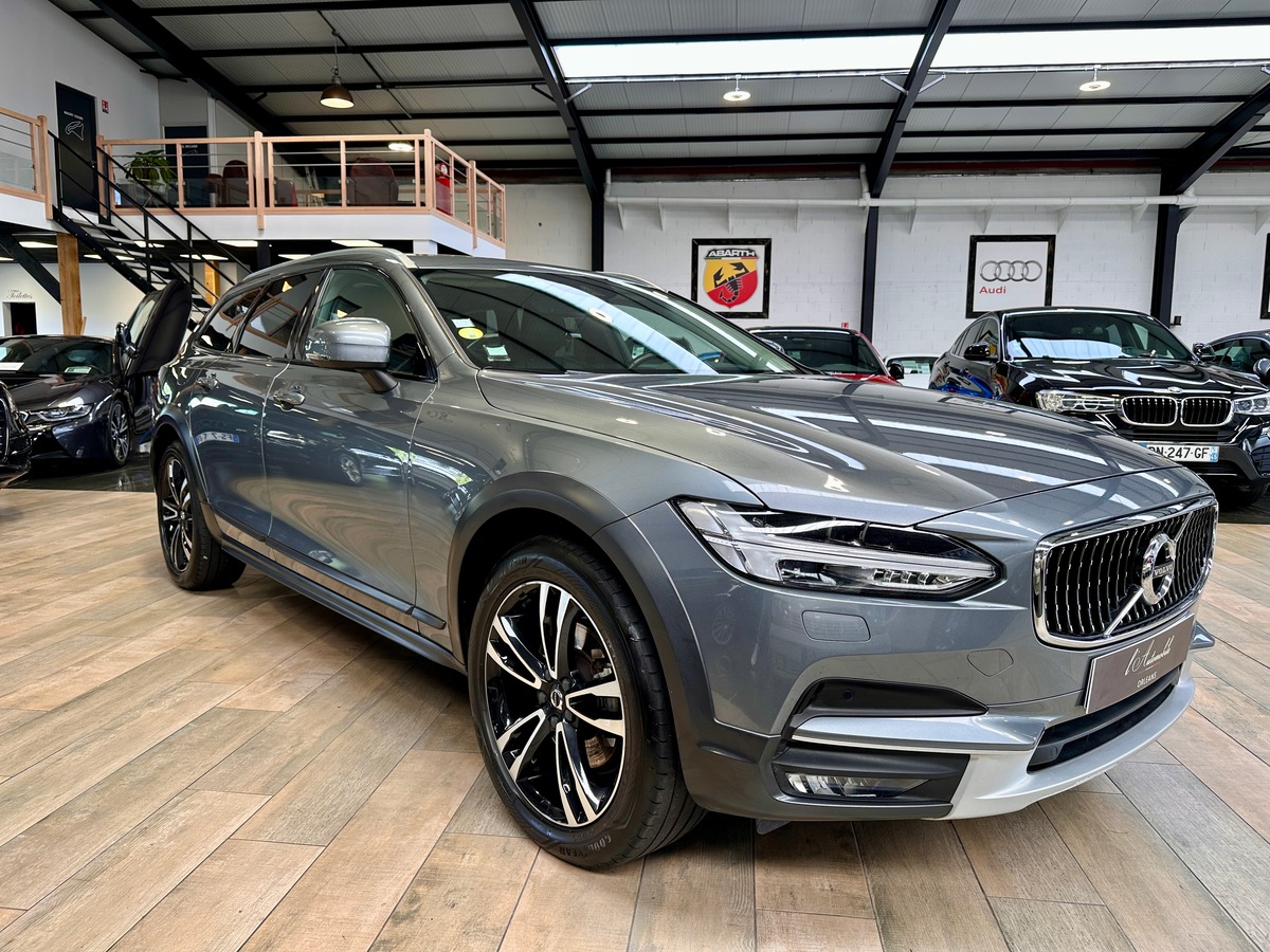 Volvo V90 Cross Country D4 AWD 190 ch Inscription Geartronic  + attelage électrique