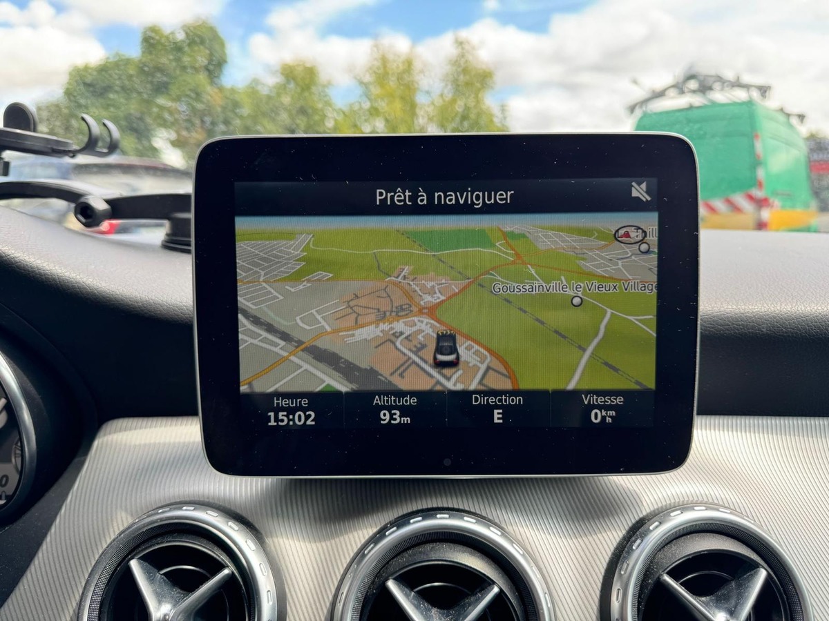 Mercedes-Benz GLA 220 D Sensation 2.1 CDi 4matic 7G-DCT 177 cv / Caméra de recul / Sellerie cuir