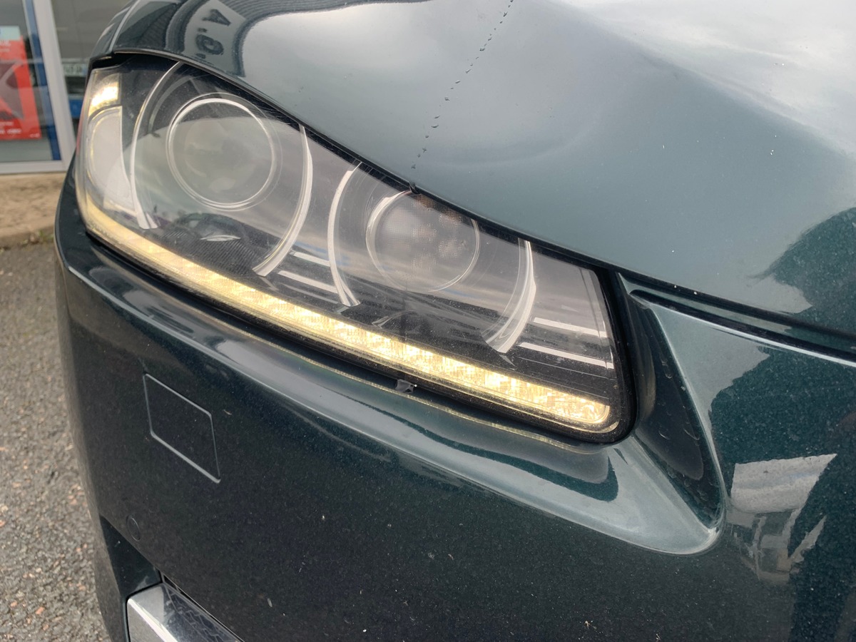 Jaguar XF 240 ch | V6 | R-Sport | Caméra recul | Sièges sport | Régulateur vitesse | GPS | Bluetooth