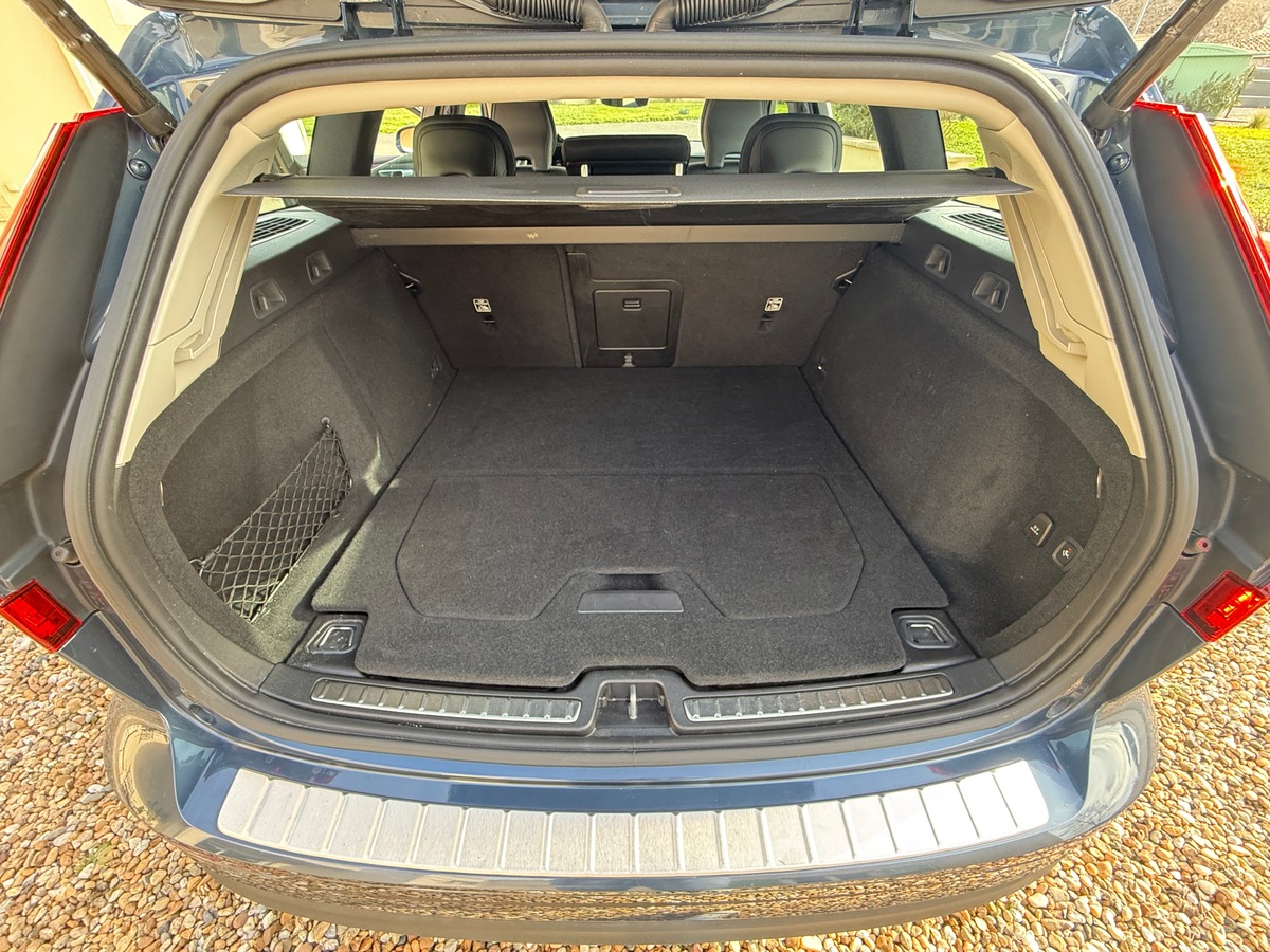 Volvo V60 B4 2.0 Ti 16V Mild Hybrid DCT7 197 cv