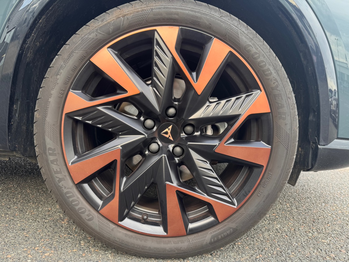 Cupra FORMENTOR E-HYBRID 204 | V | Pack Audio SENNHEISER | JA 19 Sandstorm cuivrées | Caméra Recul