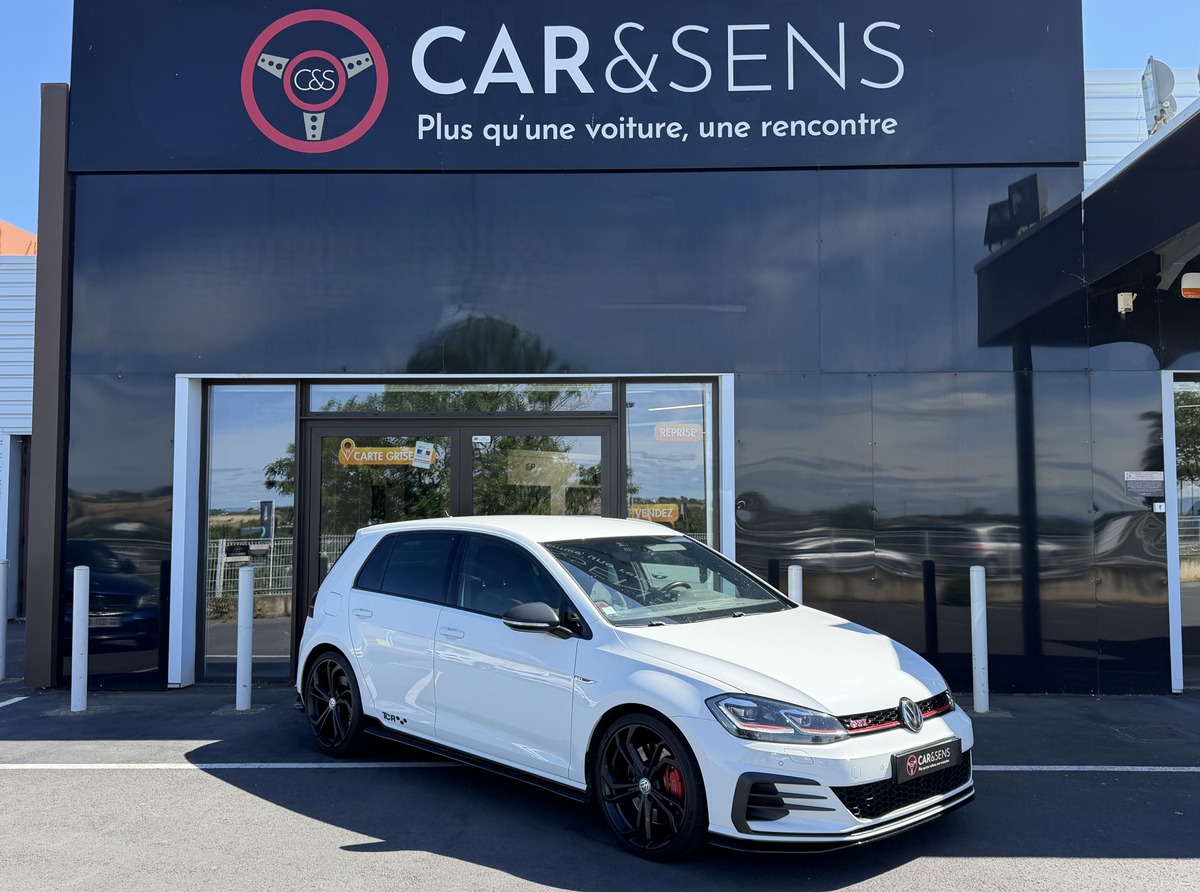 Volkswagen Golf VII - TCR / CarVertical / Echappement Akrapovic / Apple Carplay / Caméra