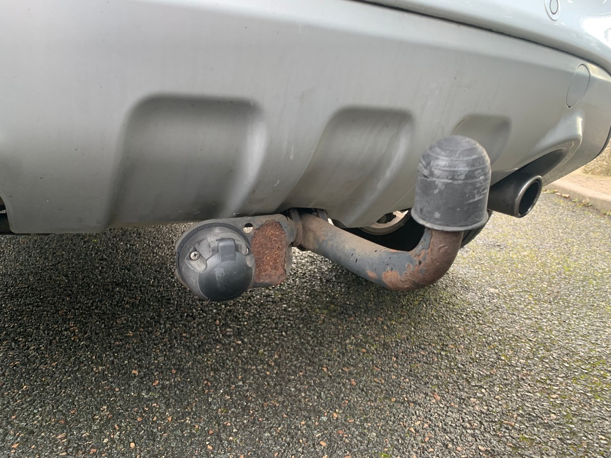 Ford Kuga 140 | TREND | Radar de stationnement avant arriére | Attelage | Climaisation | Jantes 17''