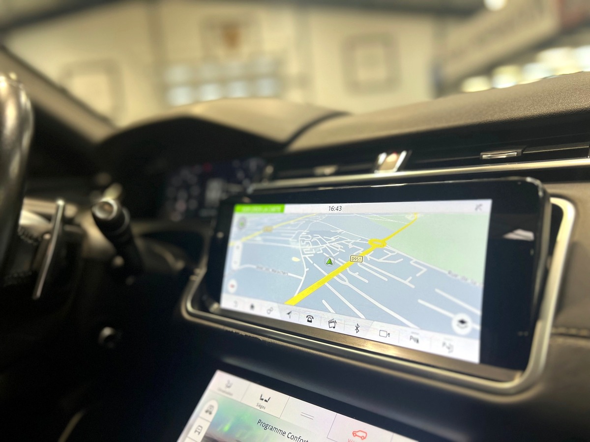Land-Rover Range Rover Velar R-Dynamic BVA8 300D