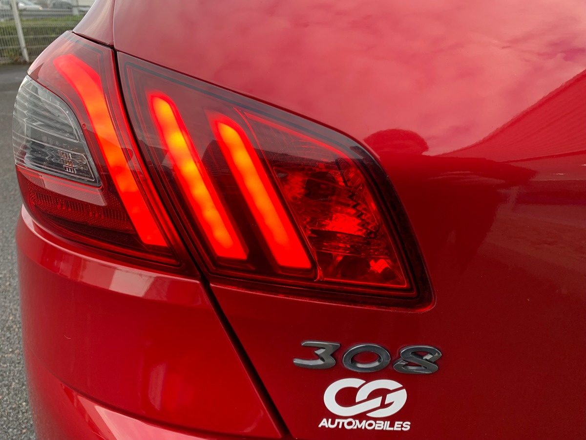 Peugeot 308 100 ch | Pack Attelage | Régulateur vitesse | Jantes Alu | Radar stationnement arriére