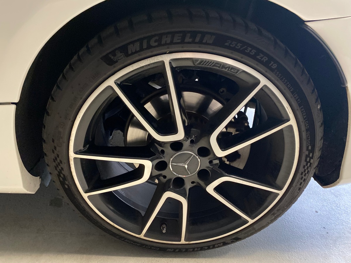 Mercedes Benz Classe C 220 cdi AMG Line / Toit Panoramique Ouvrant / Cock Pit / Led d Ambiance