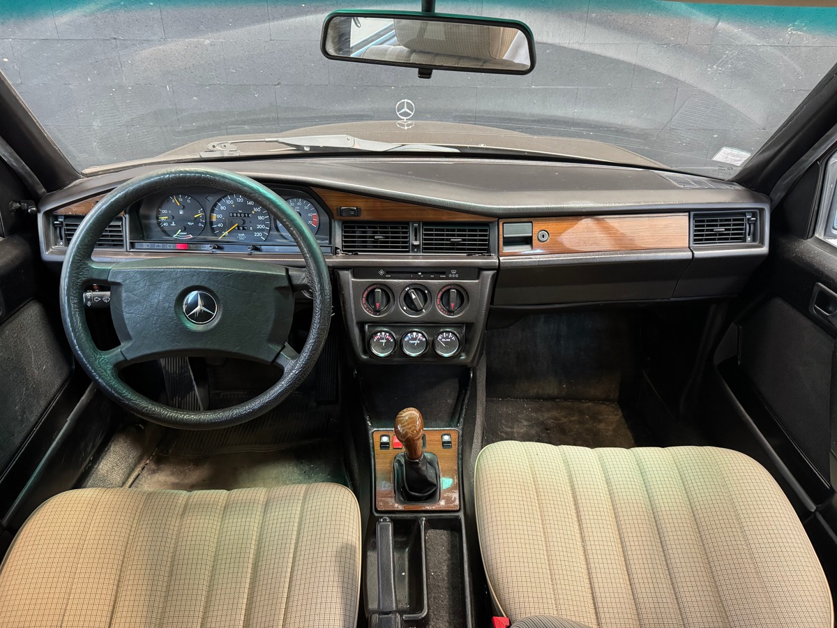 MERCEDES 190 E 2.0 122CV BVM5 W201