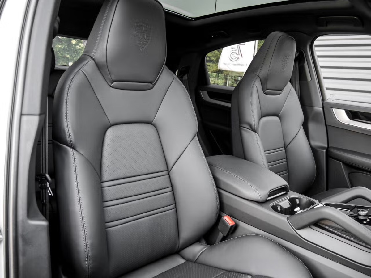 Porsche Cayenne Coupé E-Hybrid 2024 470ch Craie