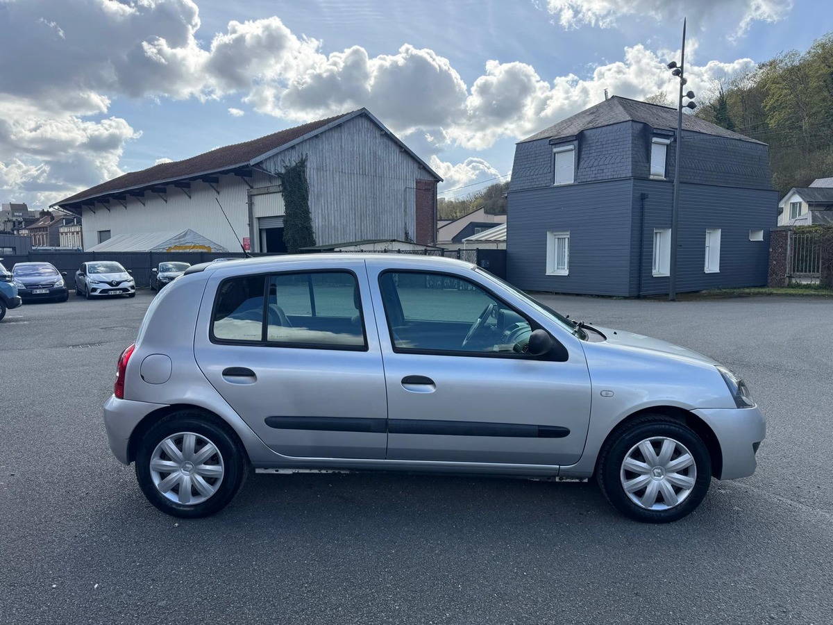 RENAULT Clio II Phase 2 1.2 Campus - 5 portes - Distribution neuve - Garantie