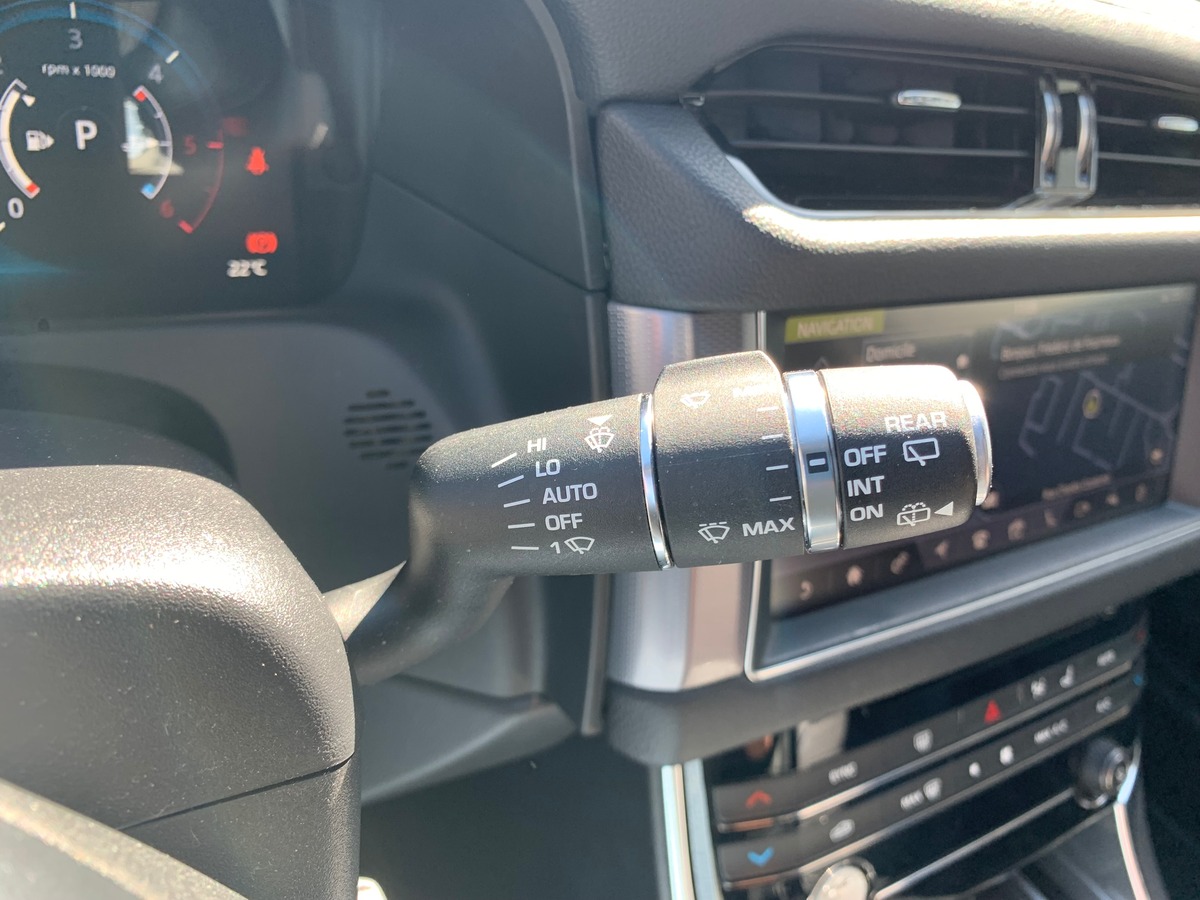Jaguar XF Sportbrake 240 ch | R Sport | AWD | Toit panoramique | Caméra de recul | Apple car play