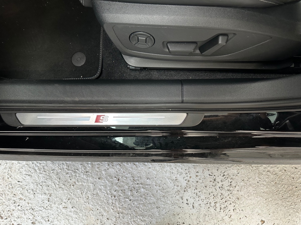 Audi A3 Sportback IV (2) 1.5 45 TFSIE HYBRIDE RECHARGEABLE 272 S LINE S TRONIC