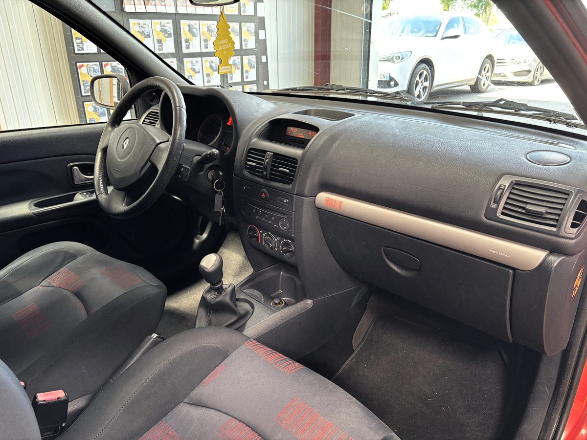 RENAULT Clio II II (2) 1.5 DCI 65 EXTREME 5P