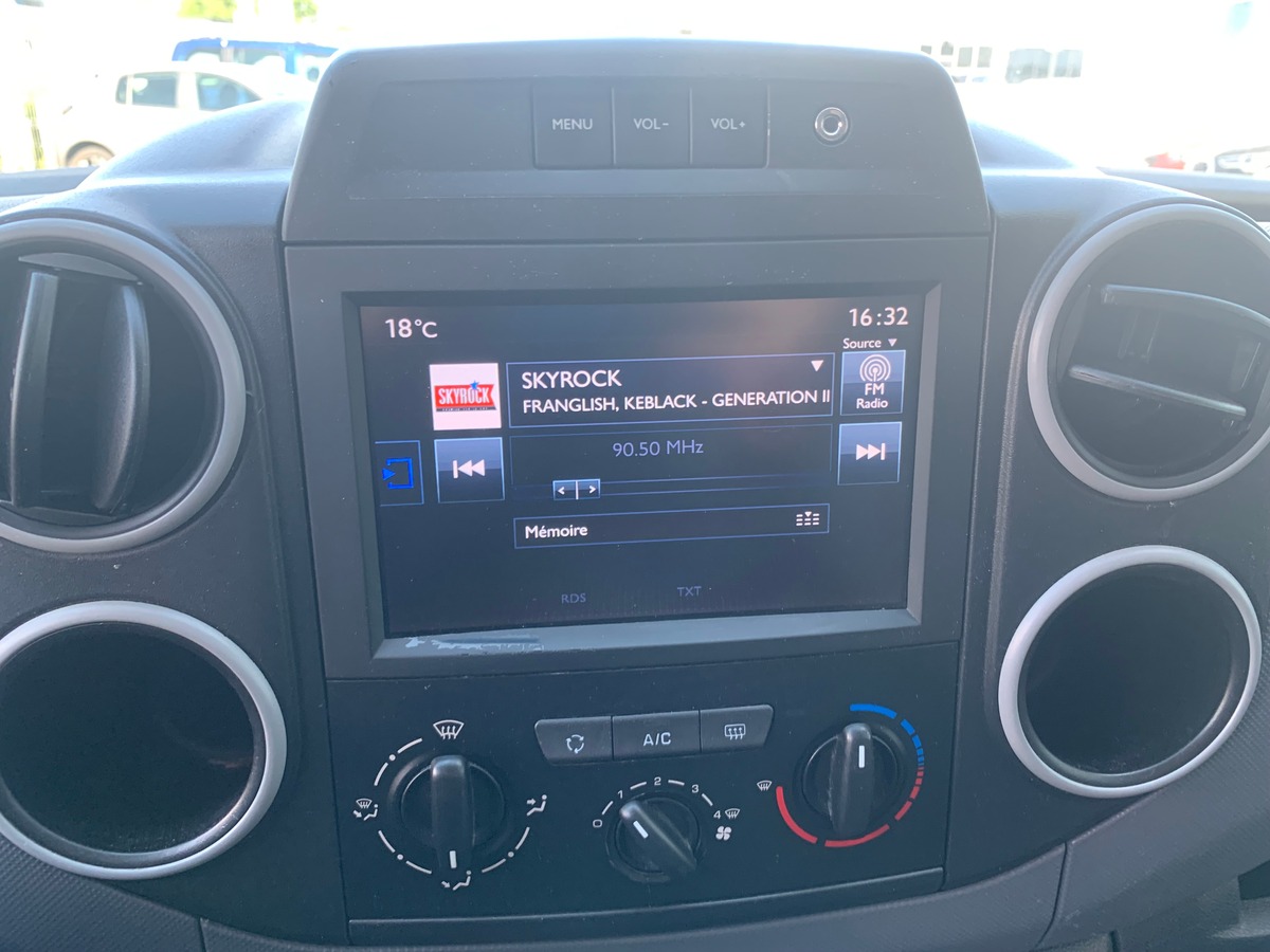 Peugeot Partner 90 chevaux | Régulateur de vitesse | Apple car play | GPS | Climatisation | 3 Places