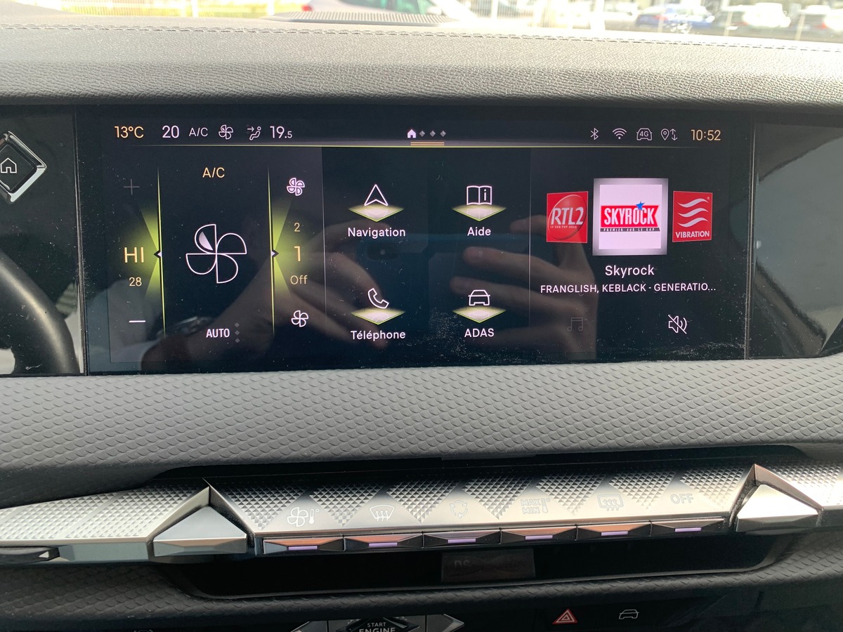 Citroën DS4 225 | Rivoli | Caméra 360° | Apple car Play | Régulateur de vitesse adaptatif | Attelage