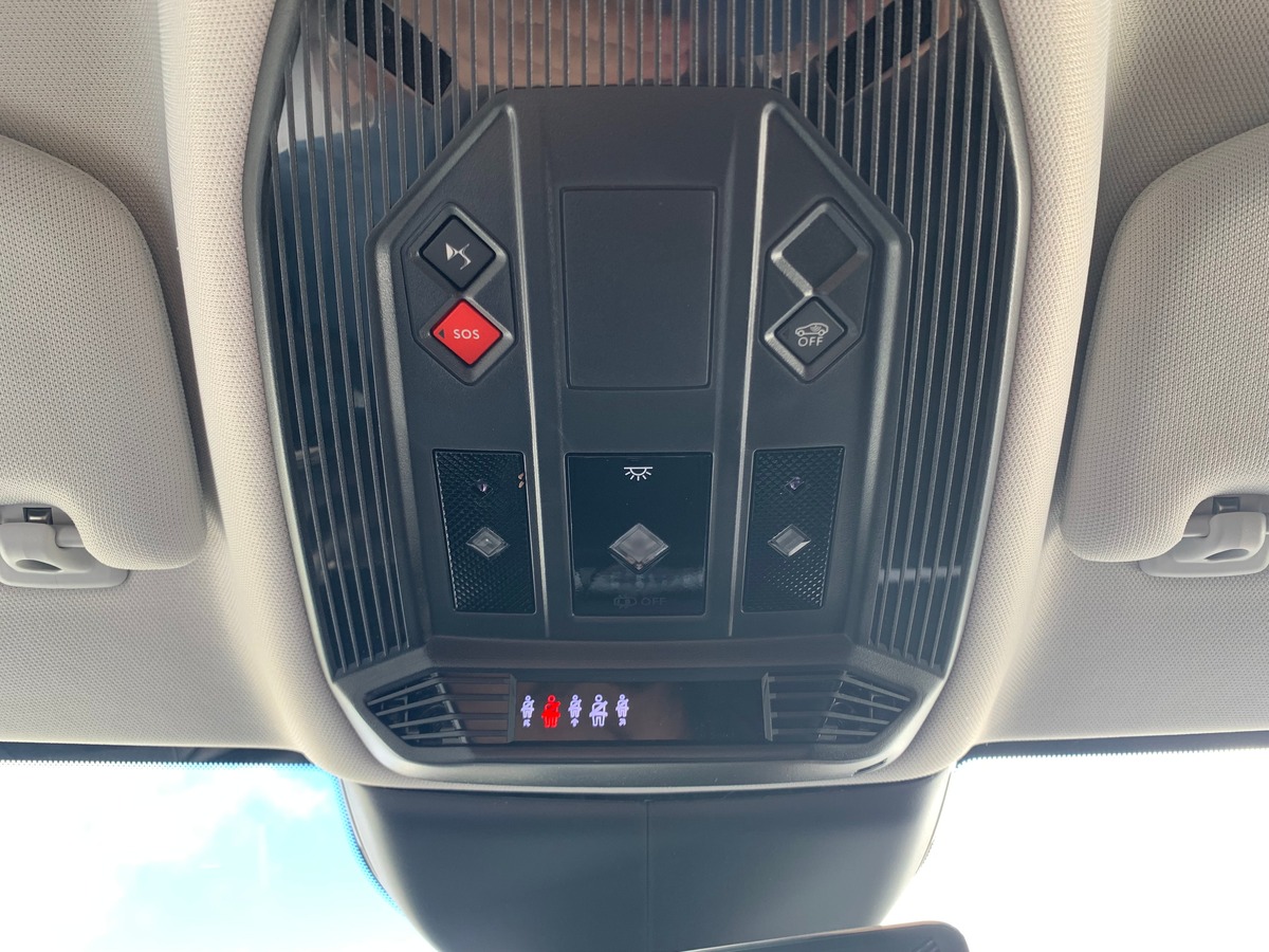 Citroën DS4 225 | Rivoli | Caméra 360° | Apple car Play | Régulateur de vitesse adaptatif | Attelage