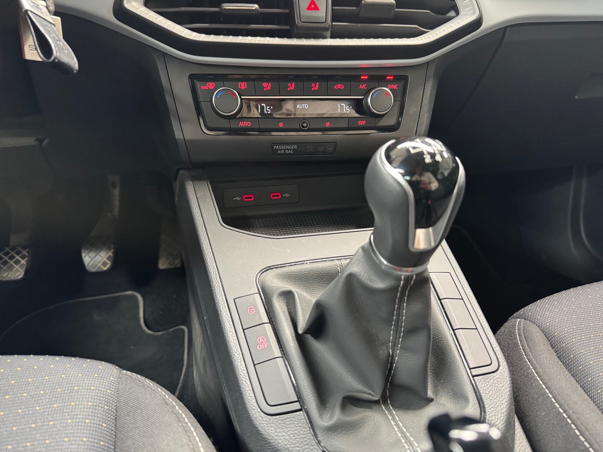 Seat Ibiza 1.0 ECOTSI 95CV URBAN 1ERE MAIN/CARPLAY F