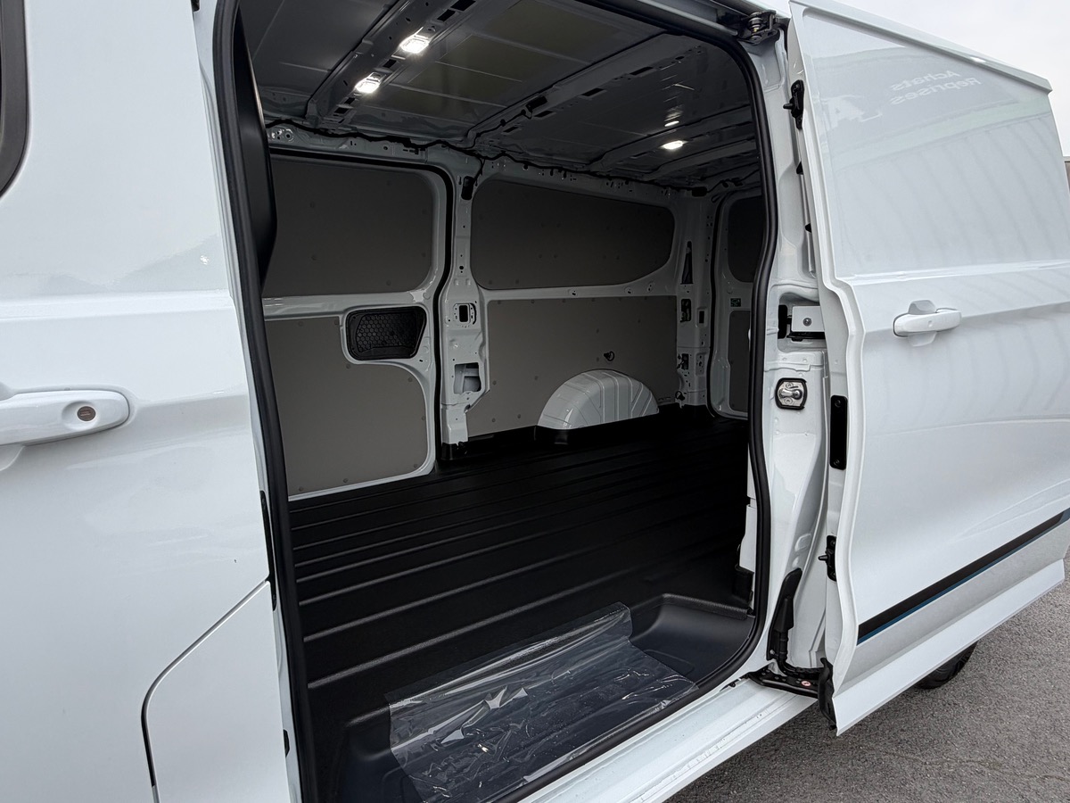 Ford TRANSIT CUSTOM 320 L2H1 2.0 TDCI 170CH BVA8 SPORT / TVA RÉCUPÉRABLE