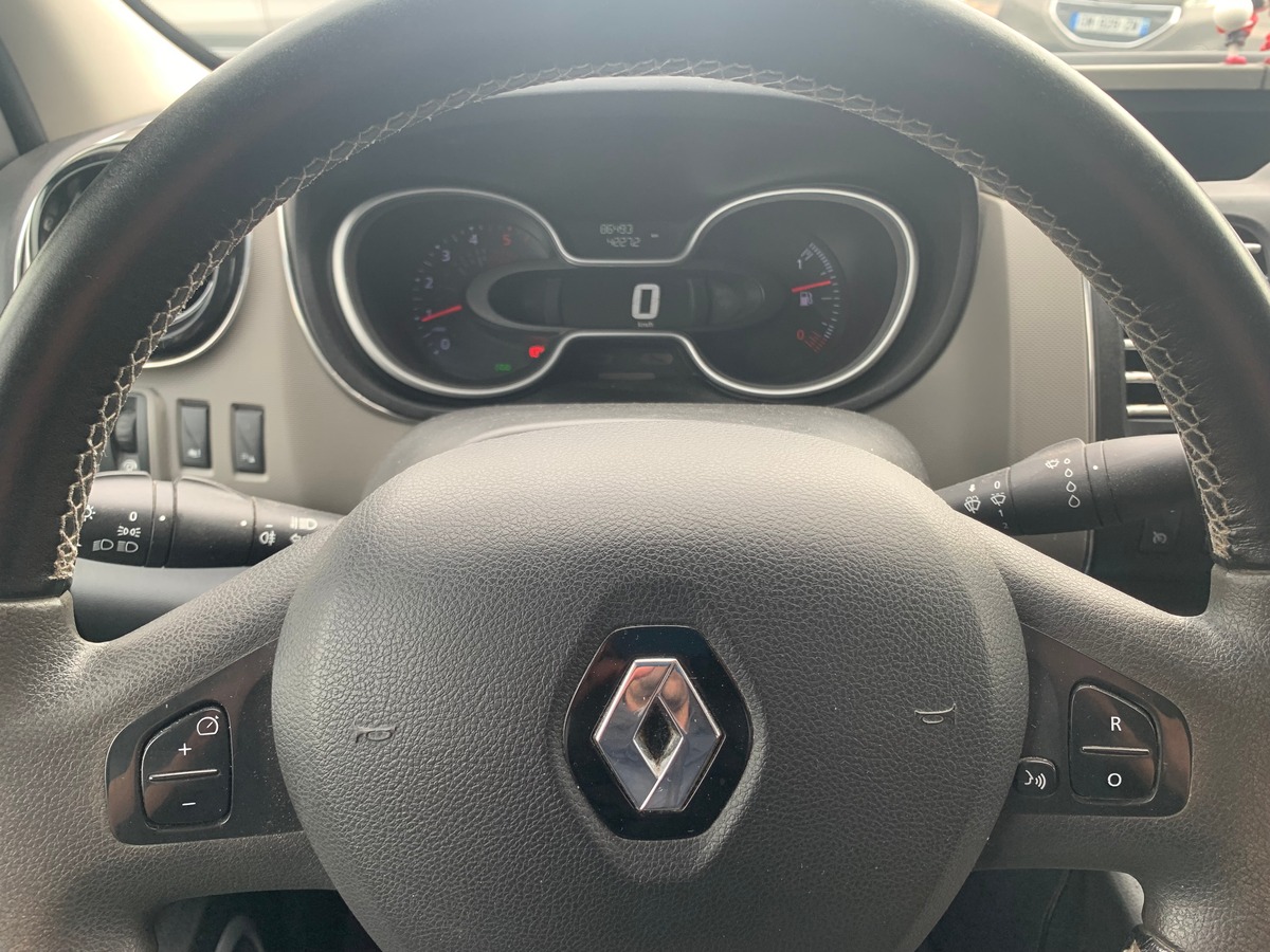 RENAULT Trafic 95 chevaux | 3 Places | Régulateur de vitesse | GPS | Climatisation | Bluetooth