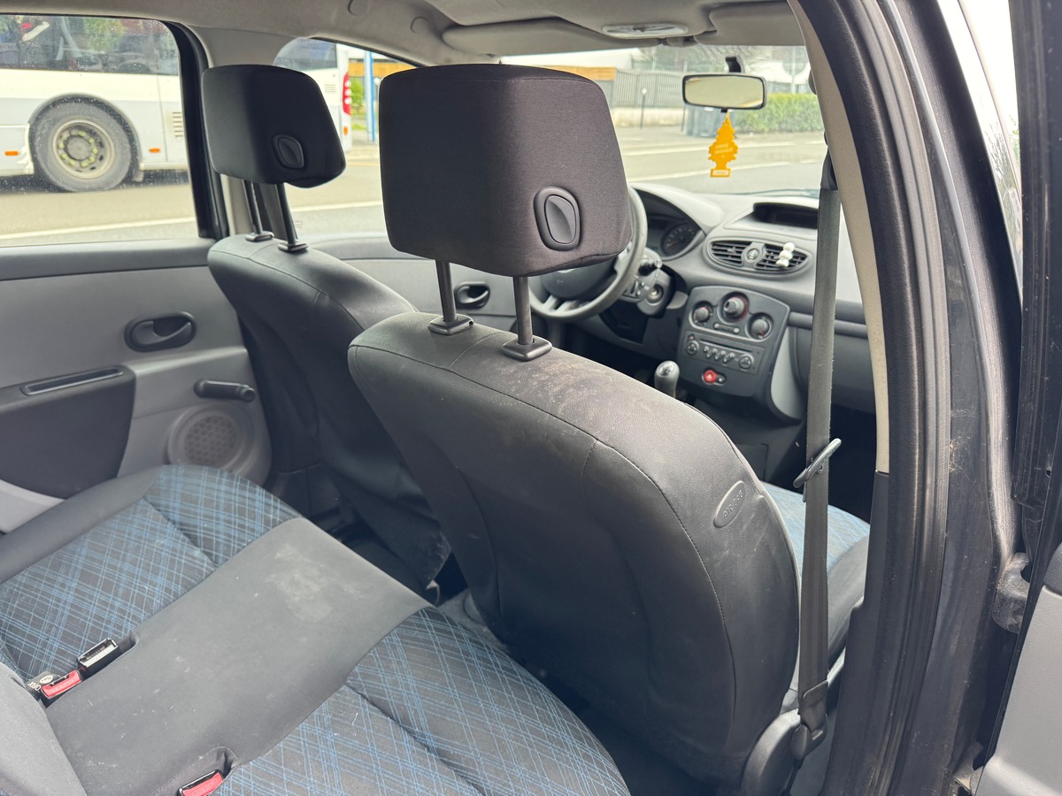RENAULT Clio 1.2i 16v 75 AUTHENTIQUE