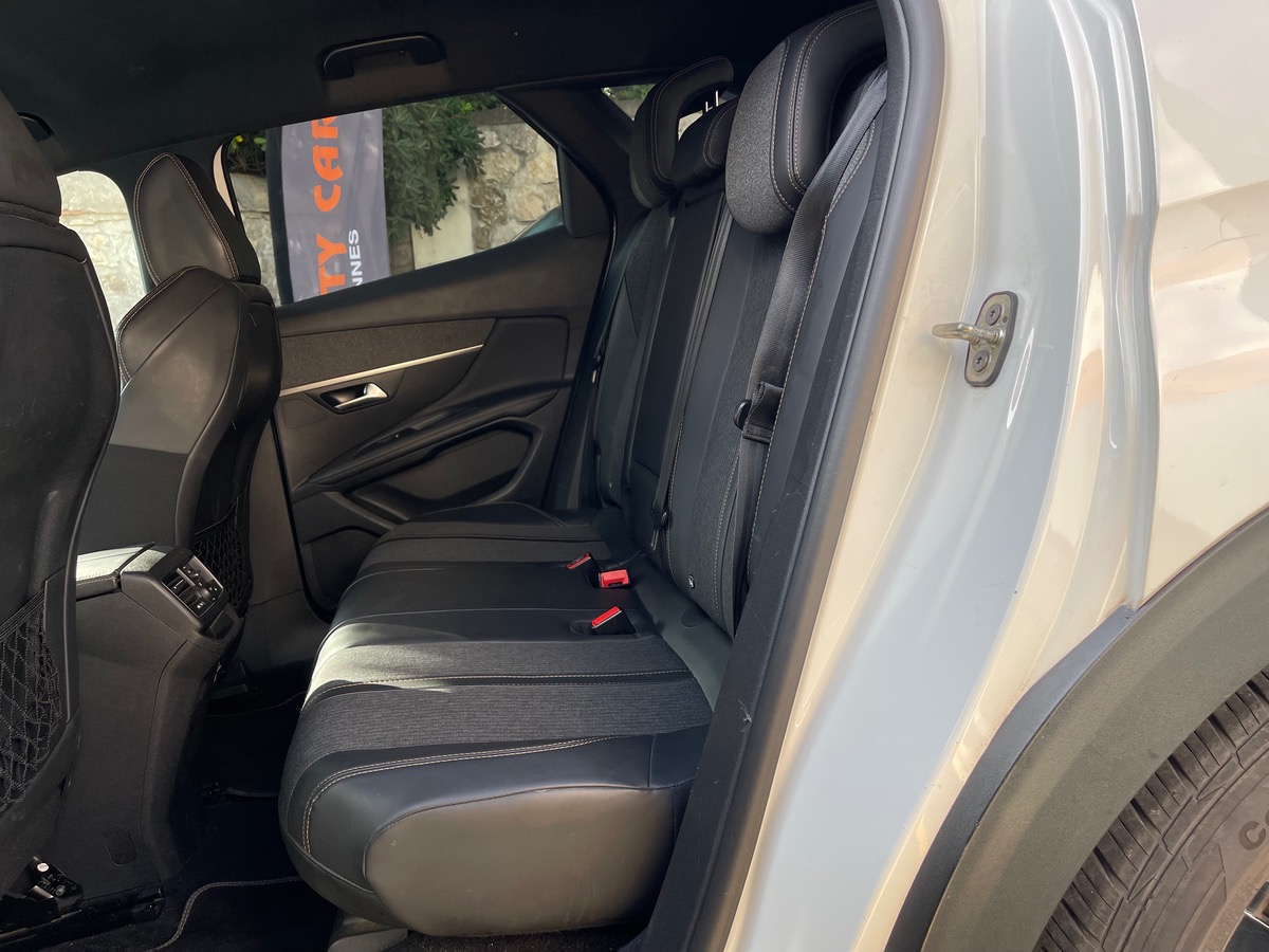 Peugeot 3008 2.0 HDI 150 CV / GT LINE / Jantes Noires / CarPlay / Caméra /