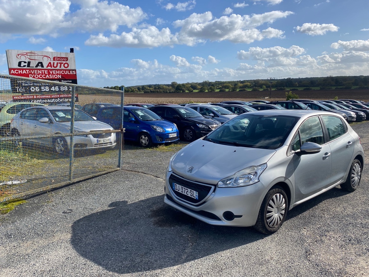 Peugeot 208 1.6 e-hdi 92cv 137015km d’origine