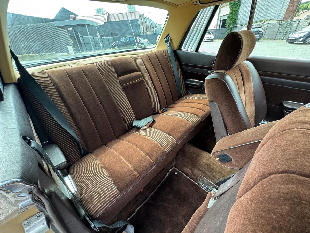 Mercedes-Benz SLC 500 V8 (C107) 240cv - Française - Kilométrage non garanti