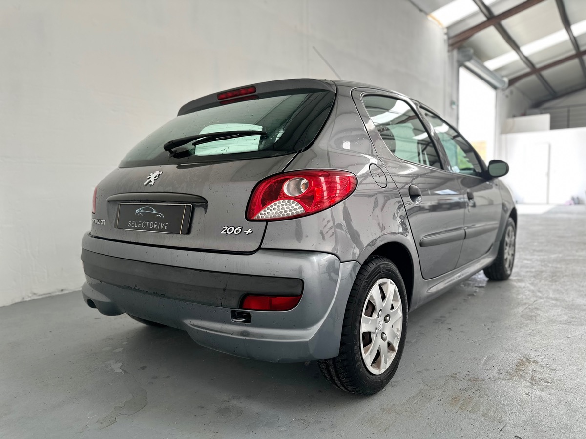 Peugeot 206 + 1.1 60cv TRENDY 5P CARPLAY VÉHICULE VISIBLE UNIQUEMENT SUR RENDEZ-VOUS