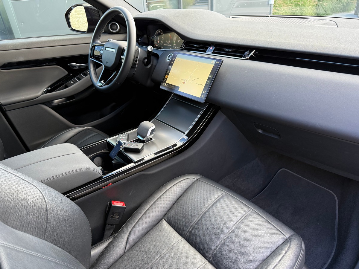 LAND ROVER EVOQUE P300E AWD DYNAMIC SE / TVA / 54683 KMS