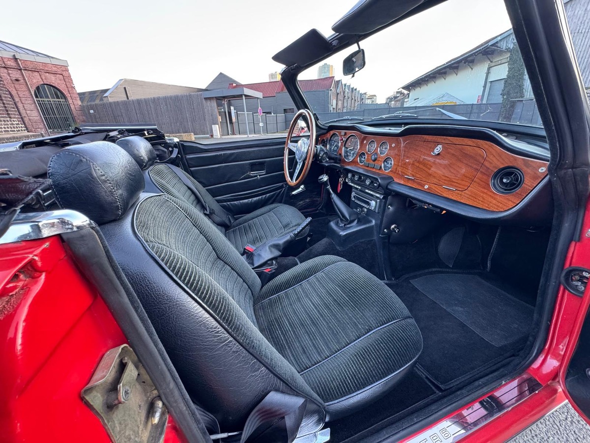 Triumph TR 6 Overdrive cabriolet 1976 - conduite à gauche