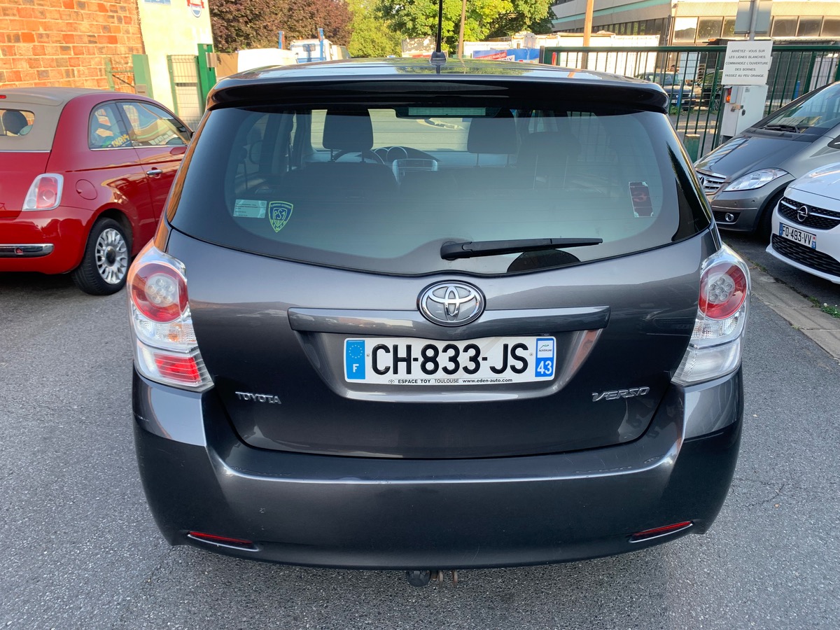 Toyota Verso 2.0 D-4D 126 CV 4XCARTE bleu