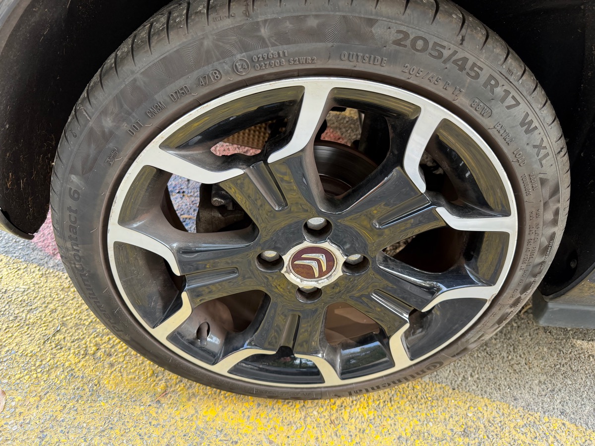 Citroën DS3 1.6 THP 156 CV / Sport Chic / GPS / Clim Auto / radar / Pack Cuir/ Jantes Sport