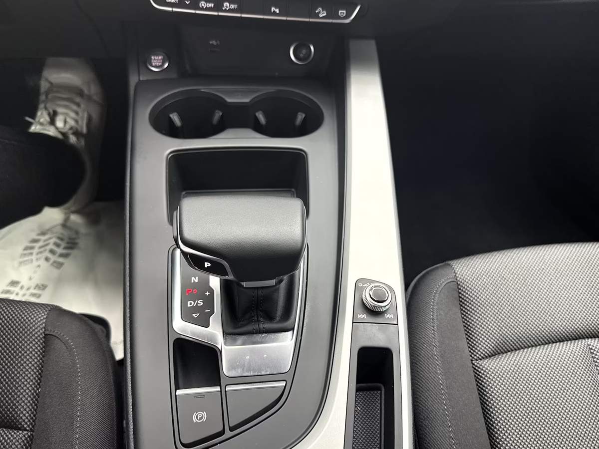 Audi A4 Allroad 40 TDI 204ch Design quattro S tronic 7/Attelage/Caméra/LED