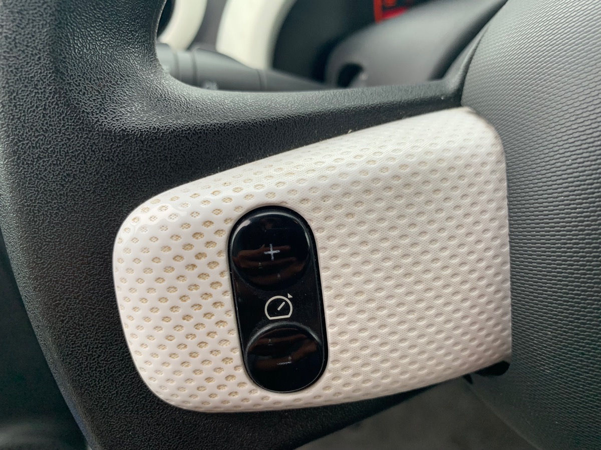 RENAULT Twingo LIFE | Radio Connect R&Go + support téléphone | Limiteur de vitesse.