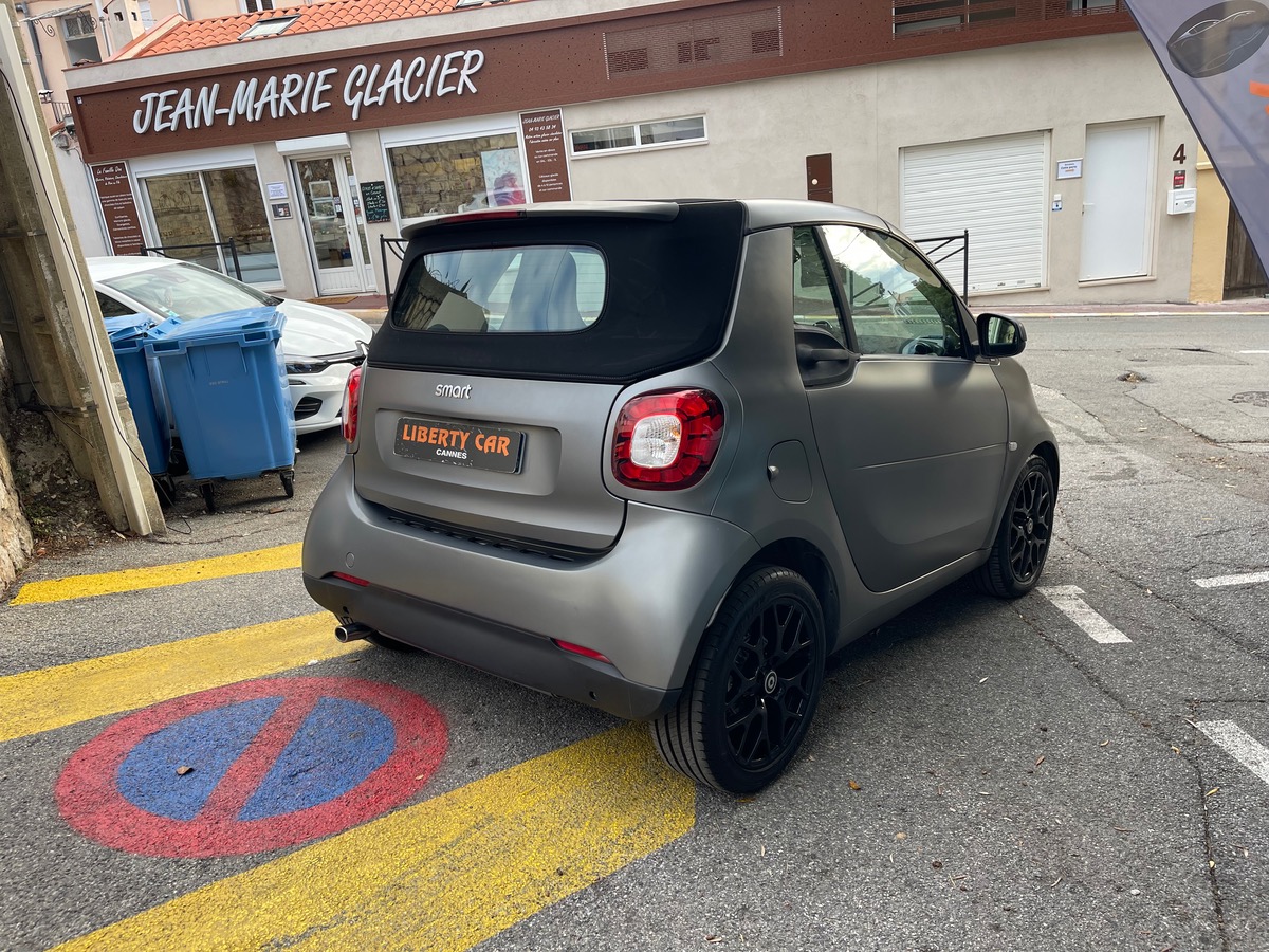 Smart FORTWO Cabriolet 90 CV / Gris Mat / Pommeau Brabus / Jantes Noires / Ecran GPS