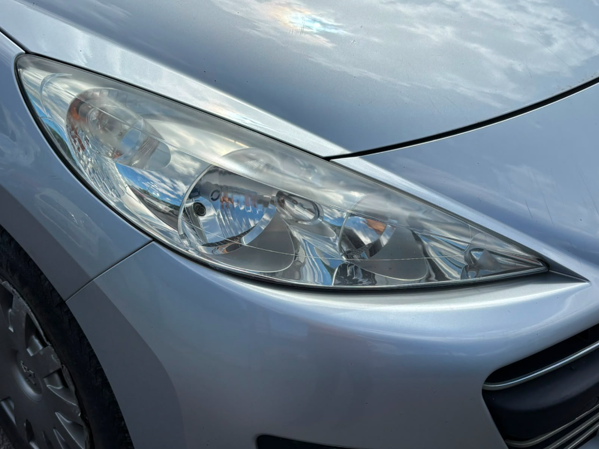 Peugeot 207 1.6 HDI 90 ch 5 portes BVM