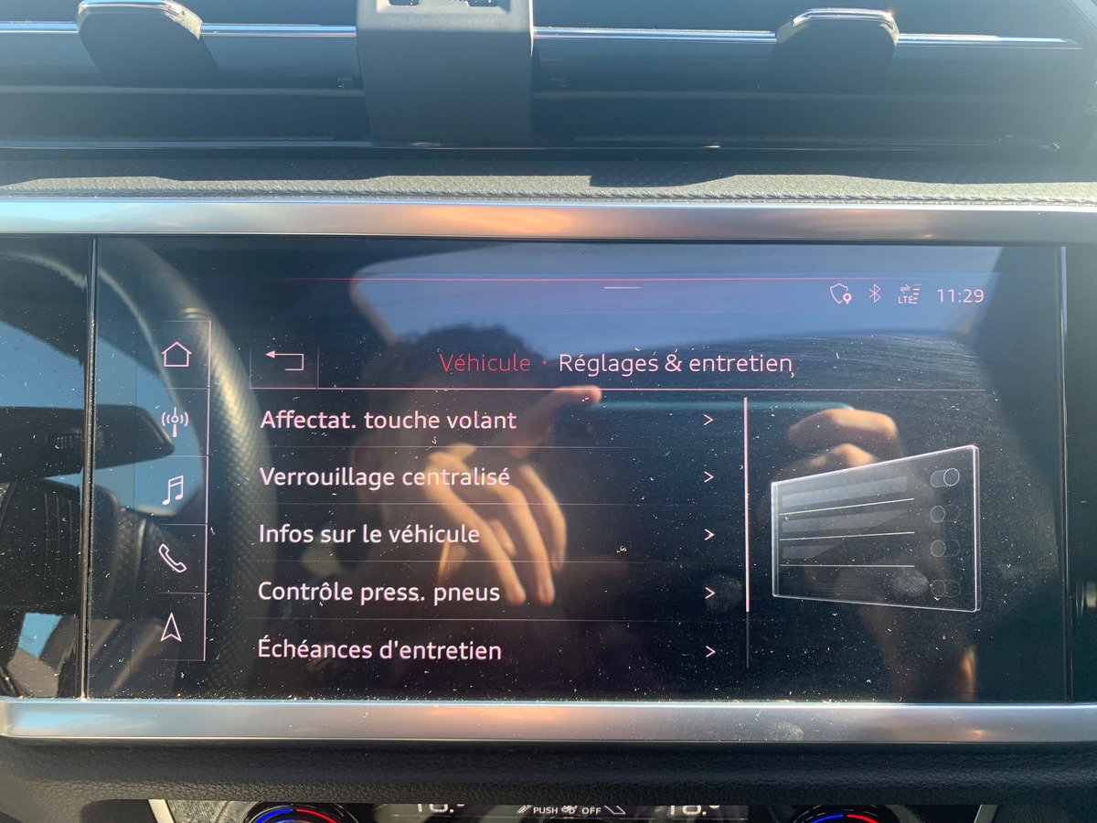 Audi Q3 150 ch | S line | Toit ouvrant | Caméra de recul | Apple car play | Attelage | Régulateur