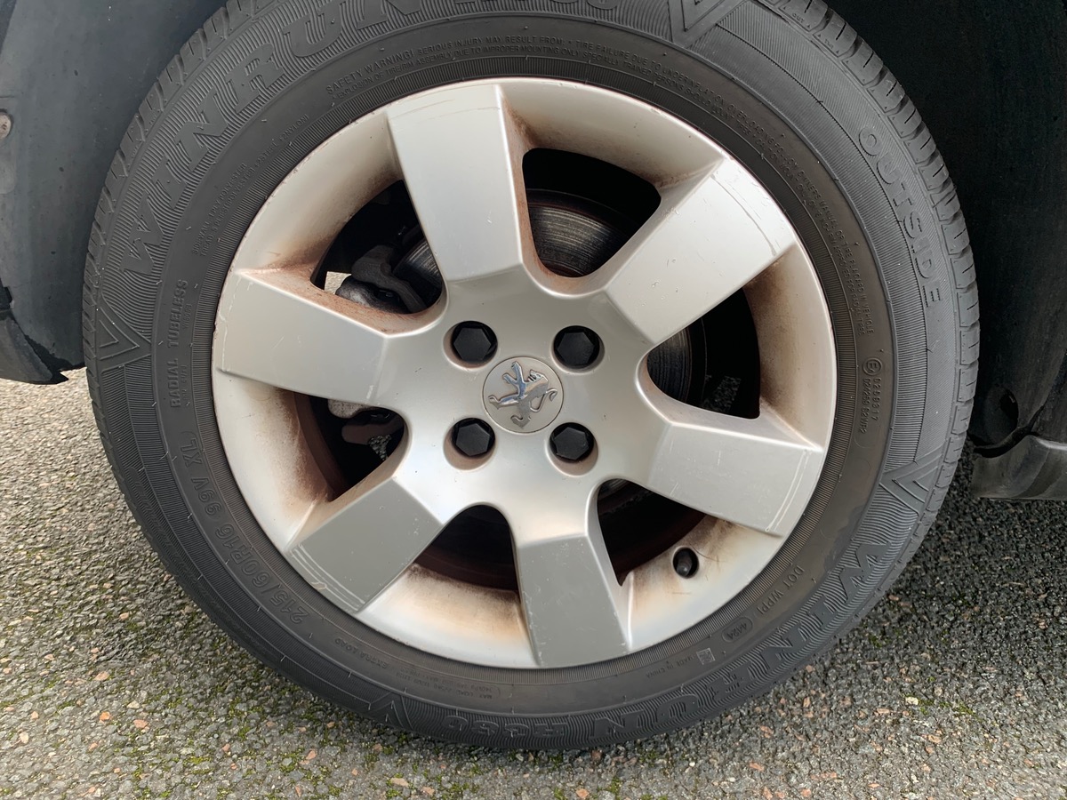 Peugeot 3008 115 ch | GPS | Bluetooth | Régulateur de vitesse | Sièges rang 2 rabattables à plat