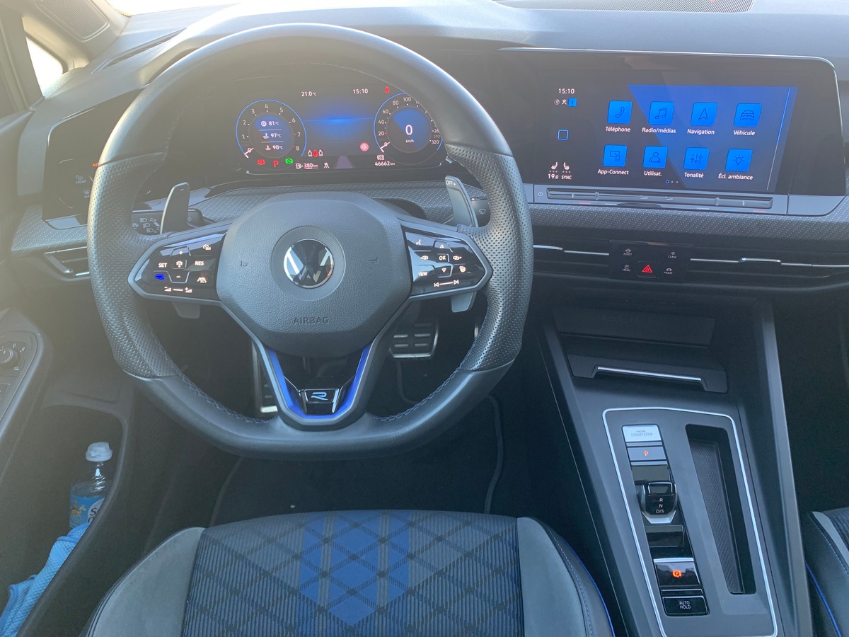 Volkswagen GOLF 8 320 chevaux | R | Toit ouvrant | Caméra de recul | Apple car play | GPS | Attelage