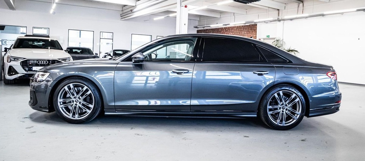 Audi A8 IV 60 TFSI e 462ch Avus quattro tiptronic 8 Toit ouvrant Bang&Olufsen